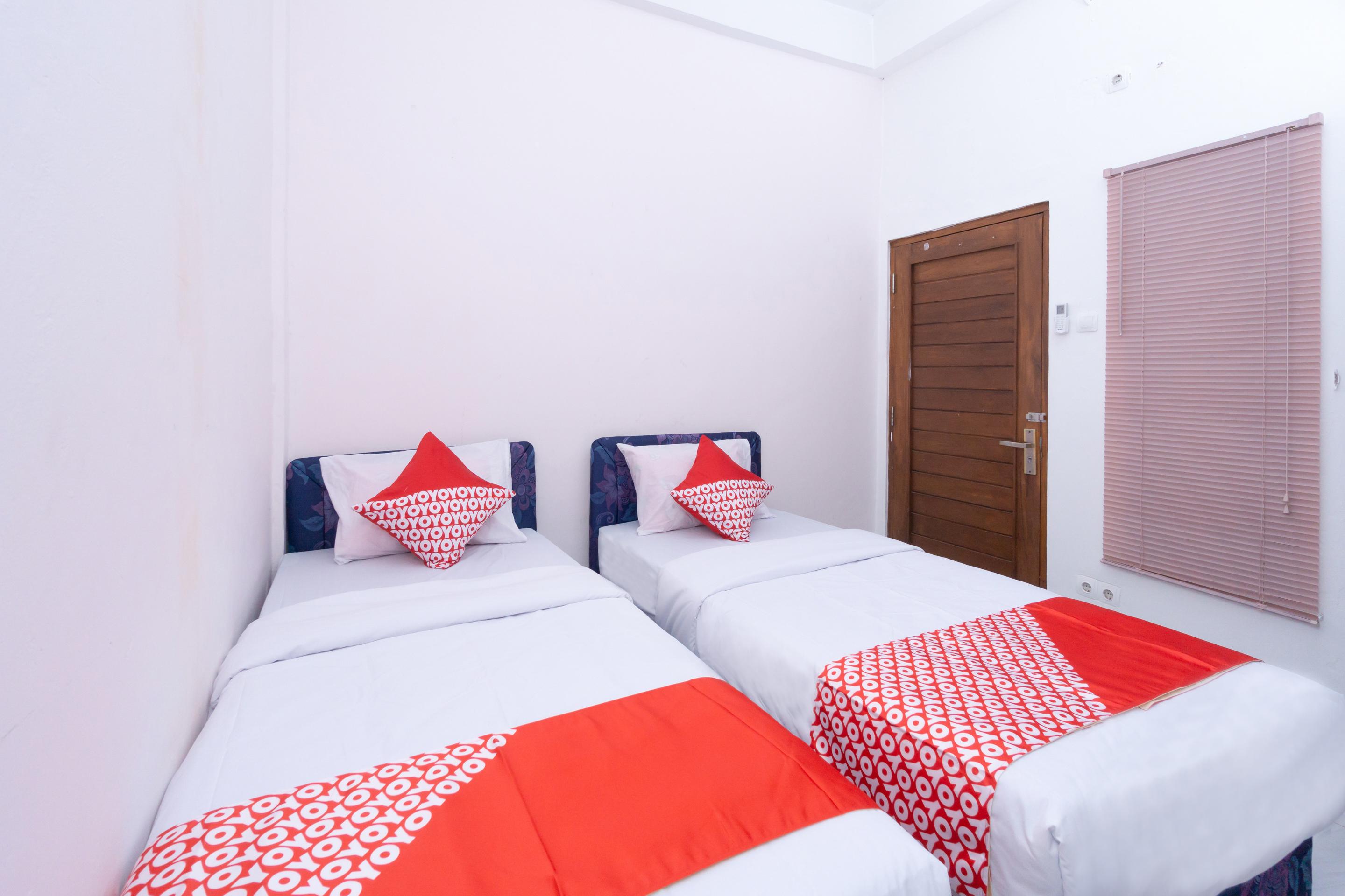 OYO 3006 Falisha Homestay Syariah Ngabean Luaran gambar