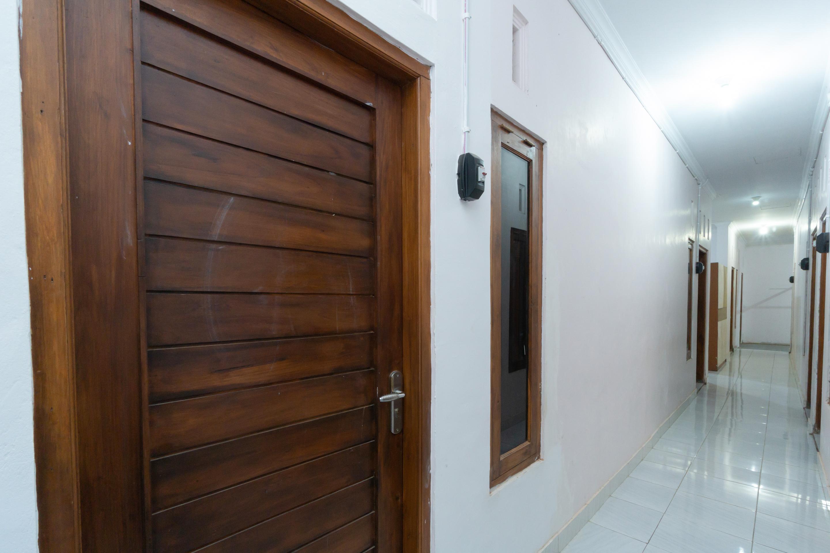 OYO 3006 Falisha Homestay Syariah Ngabean Luaran gambar