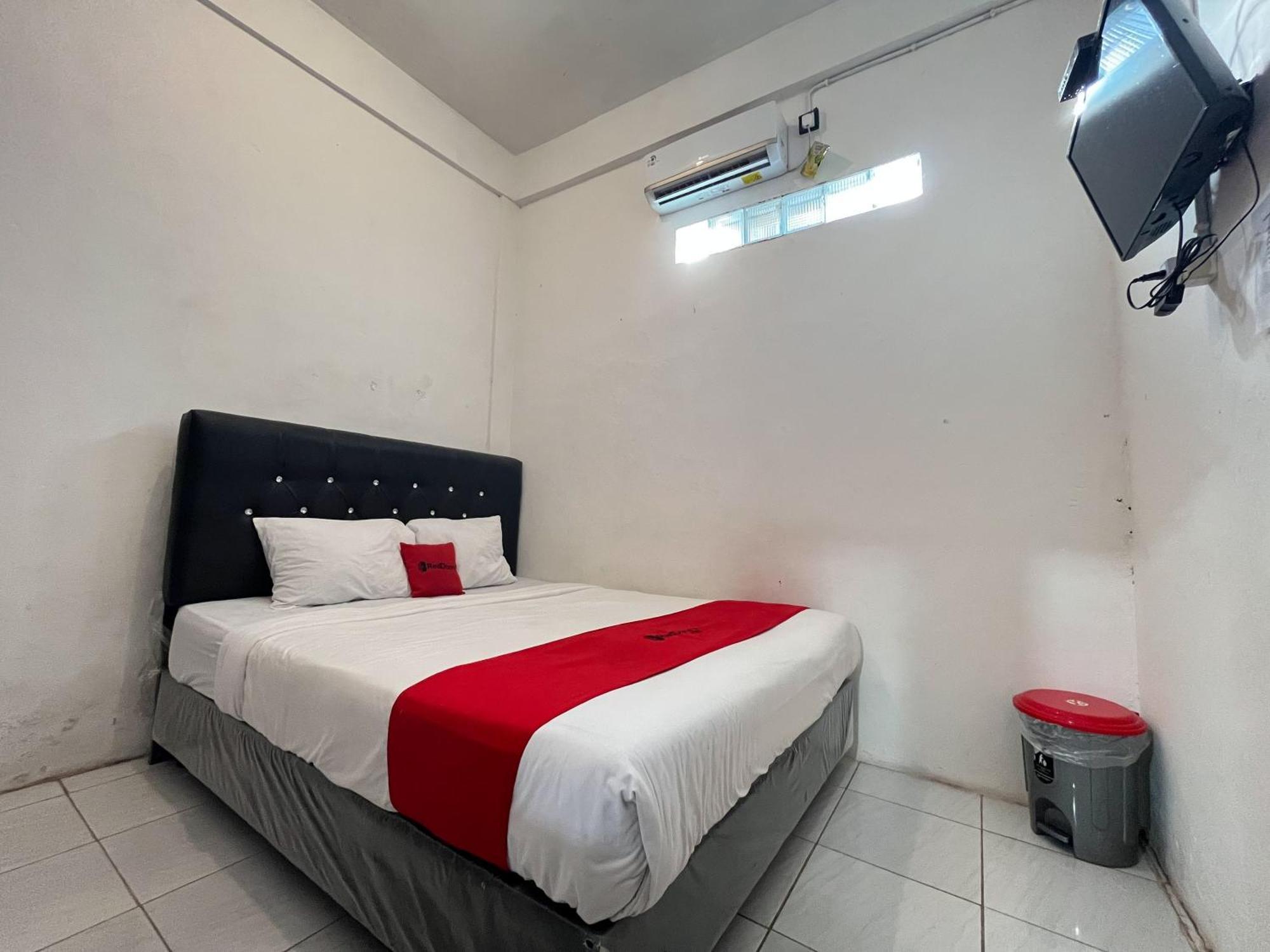 OYO 3006 Falisha Homestay Syariah Ngabean Luaran gambar