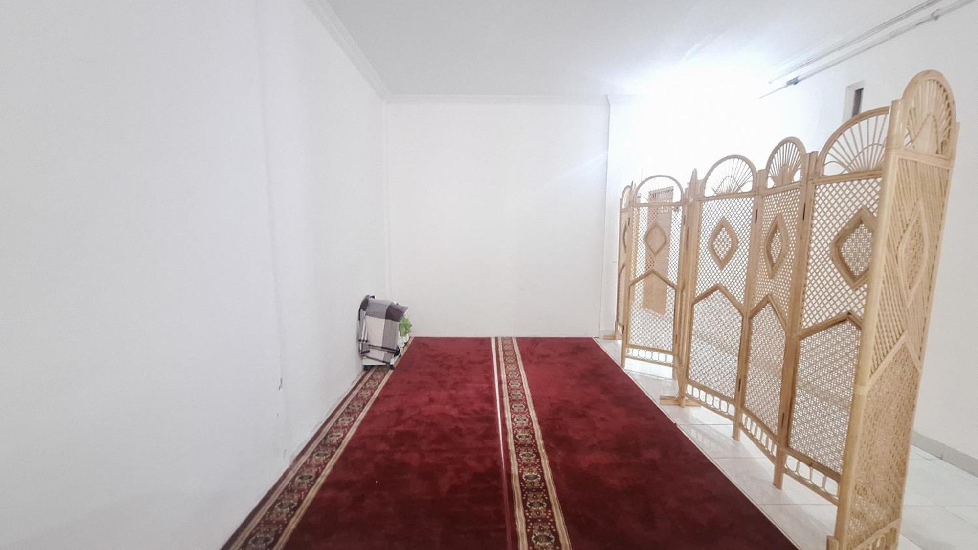 OYO 3006 Falisha Homestay Syariah Ngabean Luaran gambar